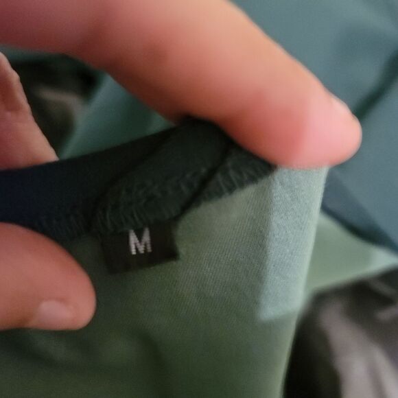 Women's One Shoulder Batwing Sleeve Asymmetric Hem Mini Dress Size M NWT - Picture 4 of 9